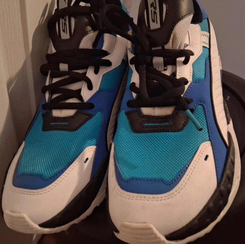 Puma Sneakers